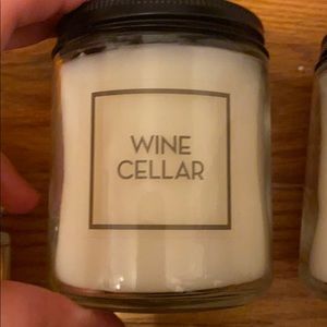 White Barn single wick: Wine cellar
